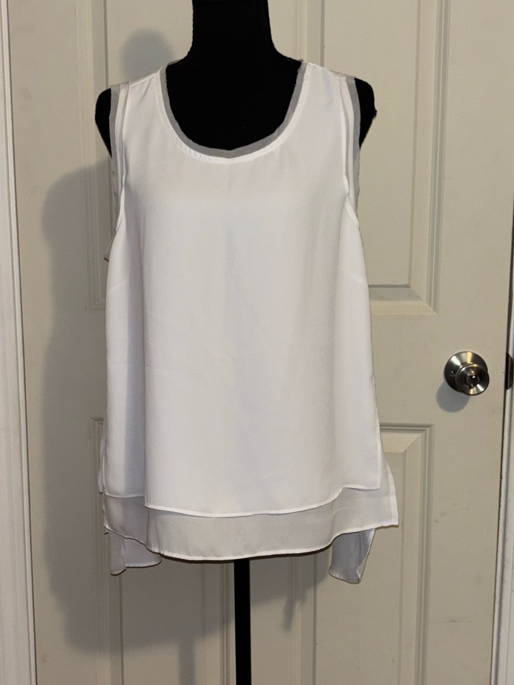 Simply Vera Vera Wang White Layered Tank Top